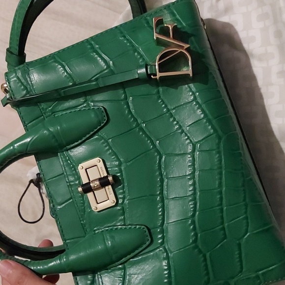 Diane Von Furstenberg Mini Viviana Emerald Embossed Croco Luxury Designe… - Picture 3 of 11